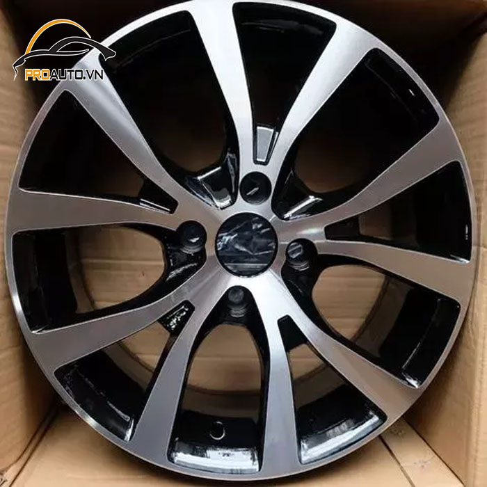 Độ mâm xe Ford Fiesta sai cách dẫn đến nhiều rủi ro