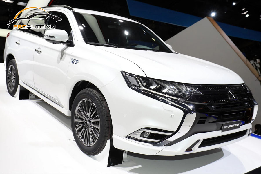Độ mâm xe Mitsubishi Outlander với phong cách thể thao độc đáo 