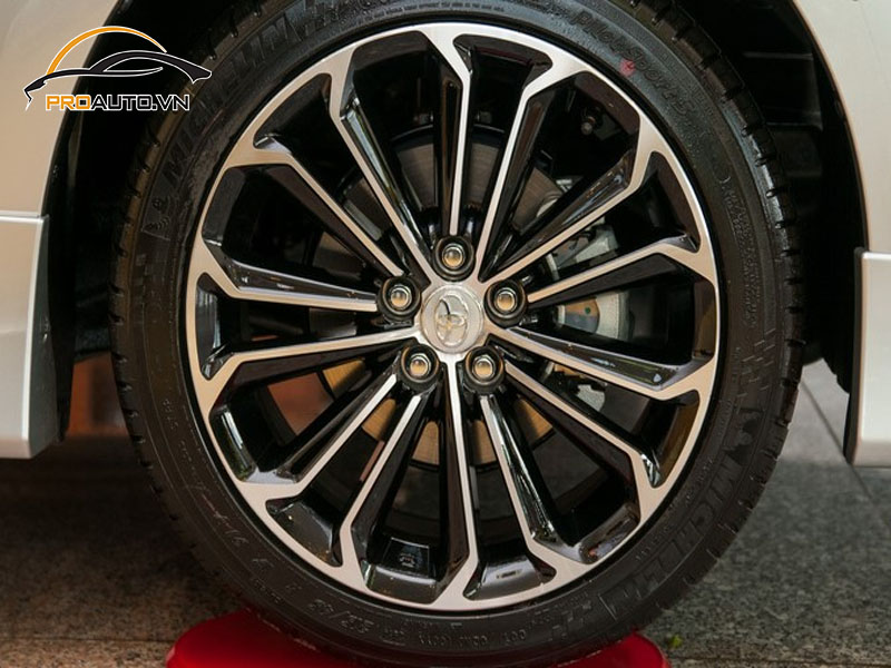 Các kiểu độ mâm xe Toyota Altis