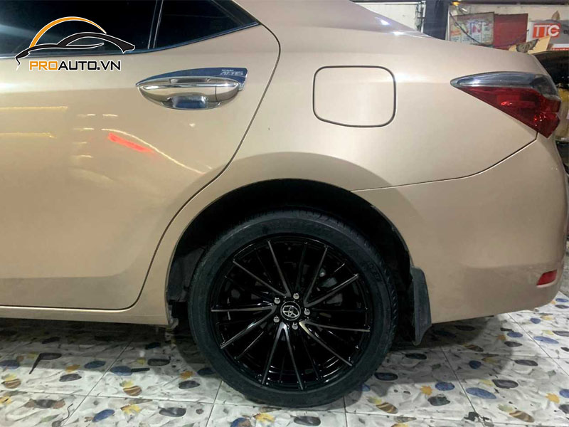 Các kiểu độ mâm xe Toyota Altis