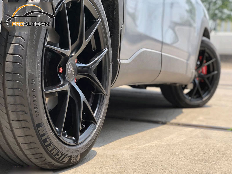 Độ mâm xe Toyota Corolla Cross - Ảnh 2