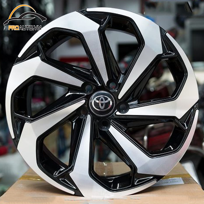 Độ mâm xe Toyota Innova