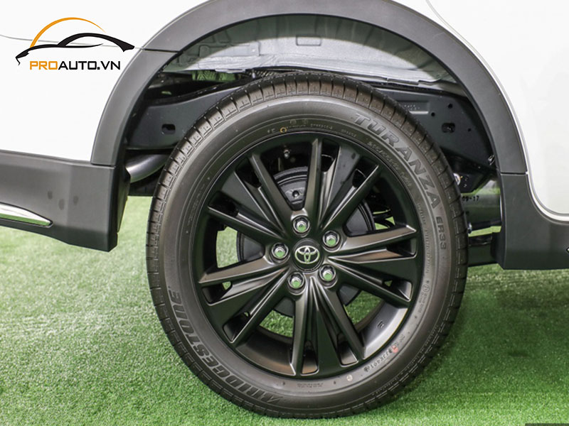 Các kiểu độ mâm xe Toyota Innova