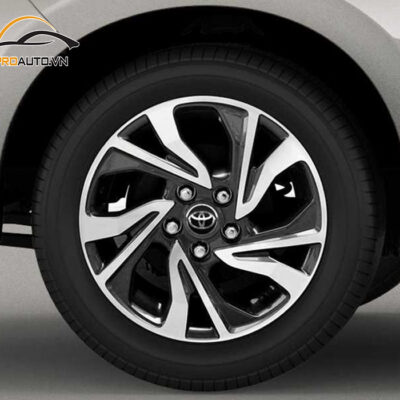 do mam xe Toyota Innova 8 1