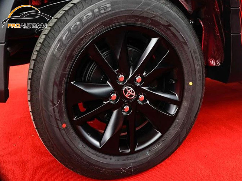 Độ mâm xe Toyota Innova