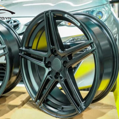 do mam xe Toyota Yaris 8 1