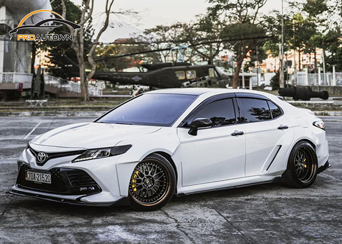Độ mâm xe Toyota Camry