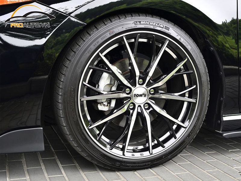 Độ mâm xe Toyota Camry