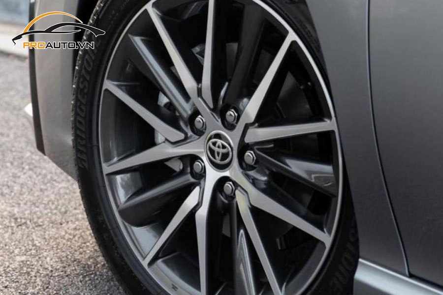 Các kiểu độ mâm xe Toyota Camry