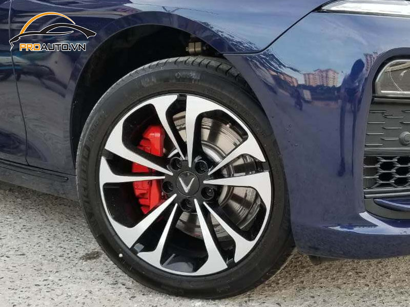 Độ mâm xe Vinfast Lux A2.0