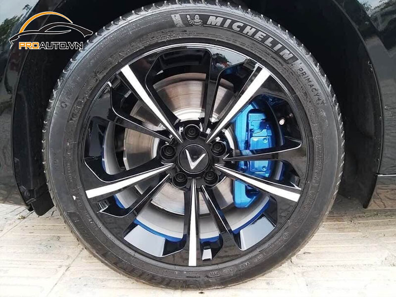 Độ mâm xe Vinfast Lux A2.0