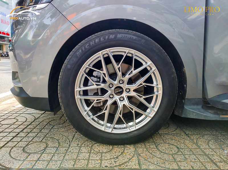 Độ mâm xe Sedona