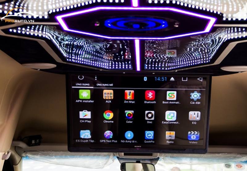 Độ màn hình tivi 24 ,29 inch cho Hyundai Solati tạo không gian thư giãn suốt hành trình