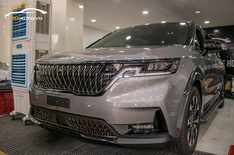 Độ mặt ga lăng Kia Carnival