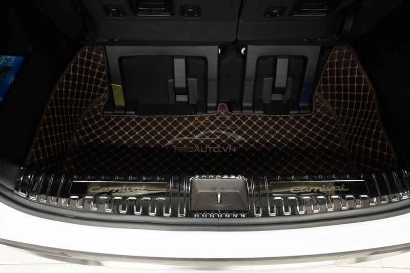 Độ nẹp chống trầy cốp sau Kia Carnival 