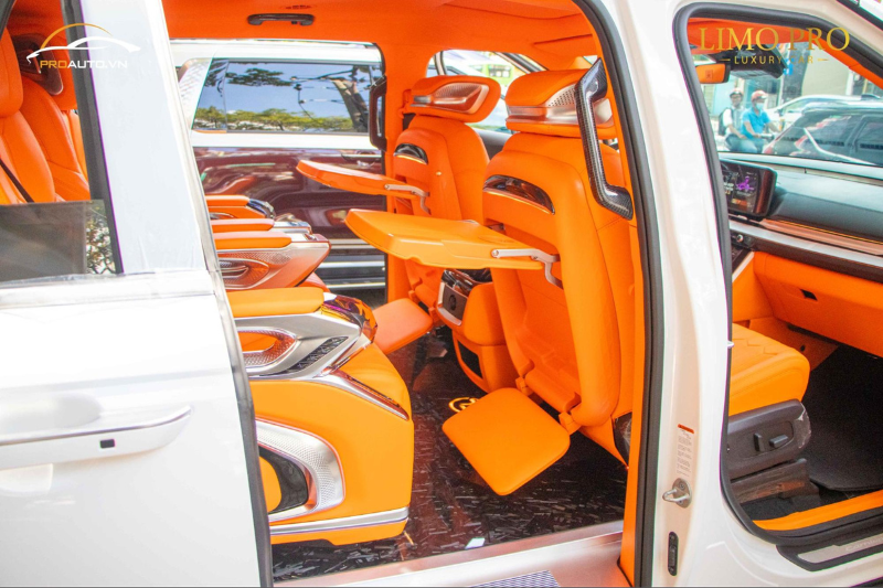 Độ nội thất Kia Carnival