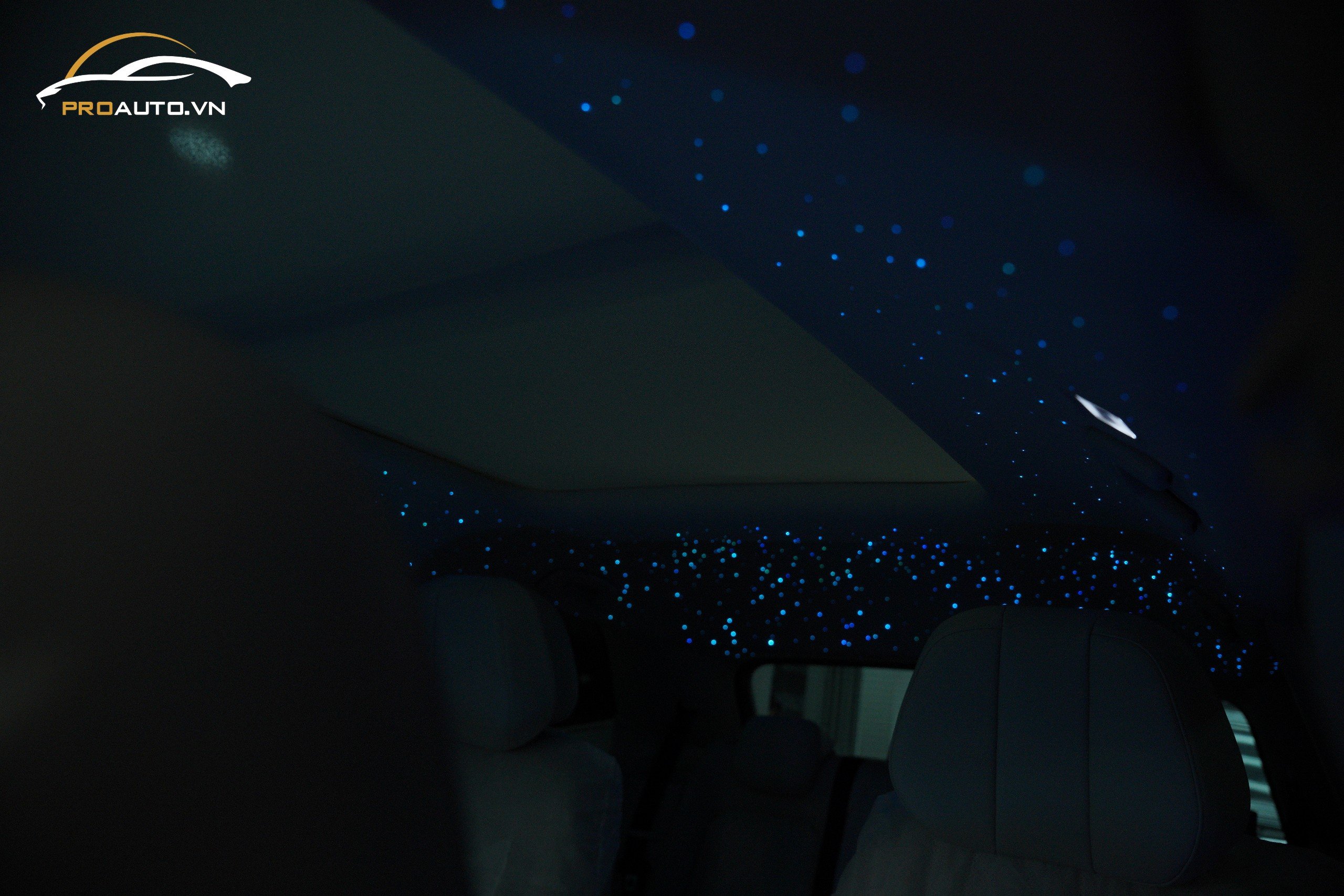 Độ trần ánh sao xe Volkswagen Viloran
