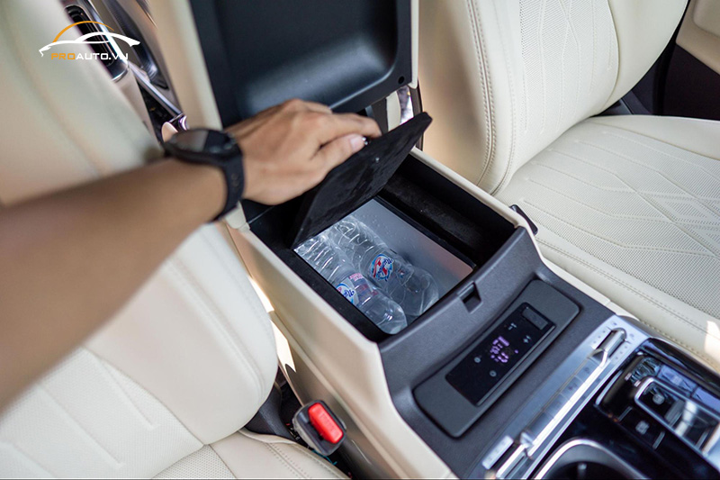 Độ tủ lạnh cho xe Fortuner 