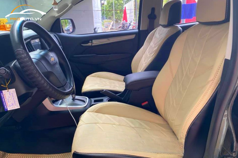 Đổi màu cột A, B, C cho xe Chevrolet Trailblazer