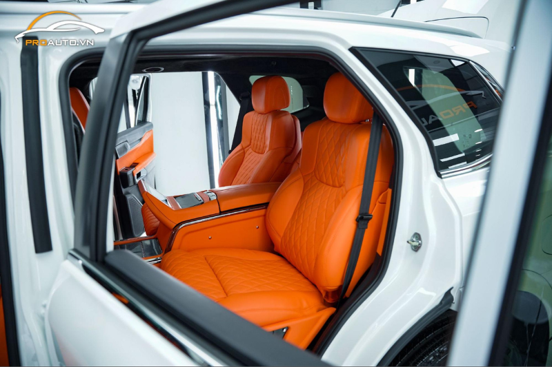 Đổi màu ghế da cho Ford Everest