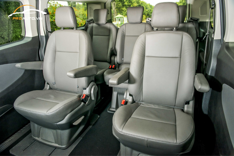 Đổi màu ghế da cho Ford Tourneo
