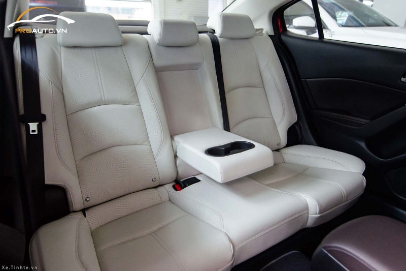 Đổi màu nội thất băng ghế thứ hai cho xe Mazda 6