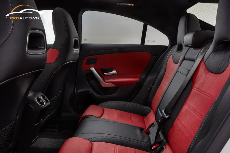 Đổi màu nội thất băng ghế thứ hai cho xe Mercedes CLA