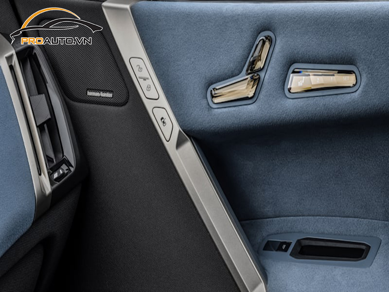 Bọc da tapi cửa xe BMW M Series