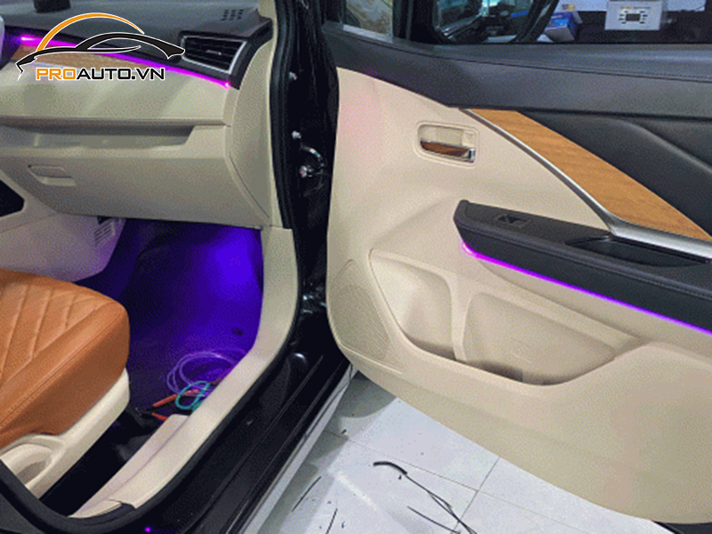 Bọc da tapi cửa xe Mitsubishi Xpander