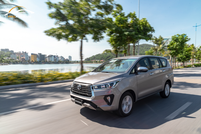 Đổi màu nội thất xe Toyota Innova