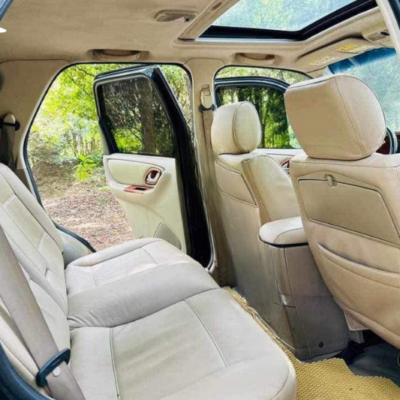 Đổi màu trần xe Ford Escape