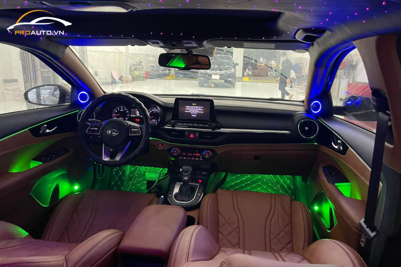 Đổi màu trần xe Kia Cerato