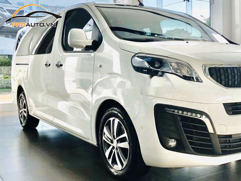 Dán phim PPF xe Peugeot Traveller