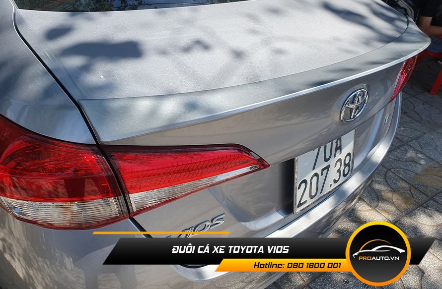 Đuôi cá xe Toyota vios