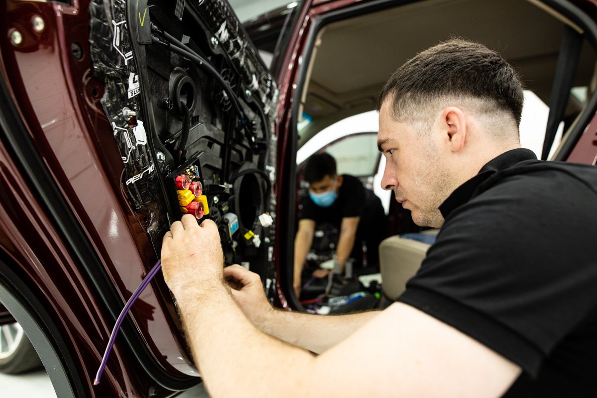 Độ Âm Thanh Xe BMW i8 - Ảnh 3