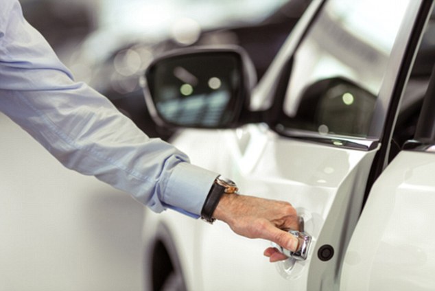 Độ cửa hít ô tô xe Honda HRV