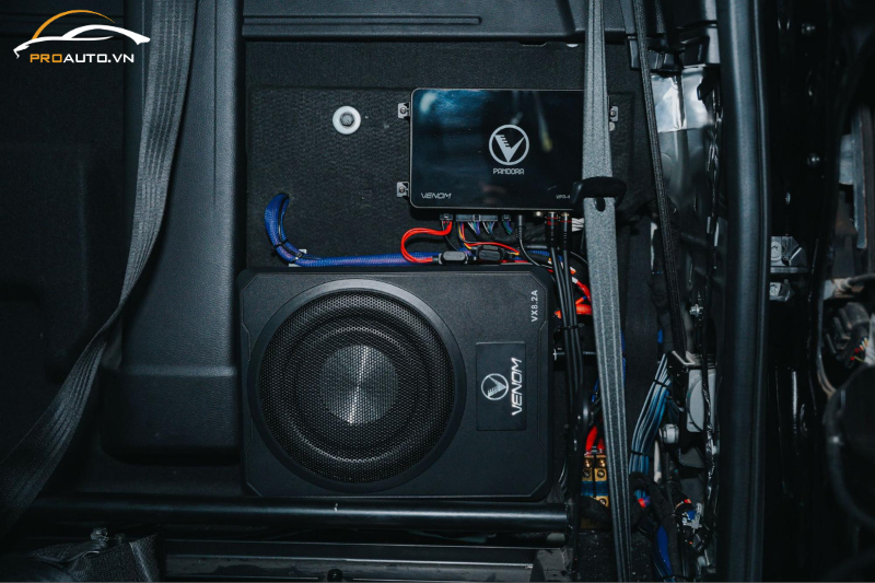 Gắn, thay, độ loa, sub điện và amply xe Ford Ranger