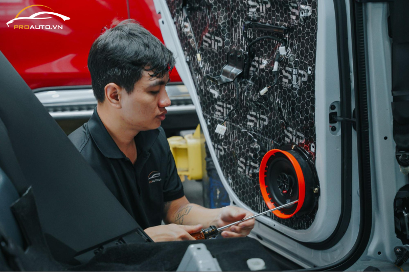 Gắn, thay, độ loa xe Ford Ranger