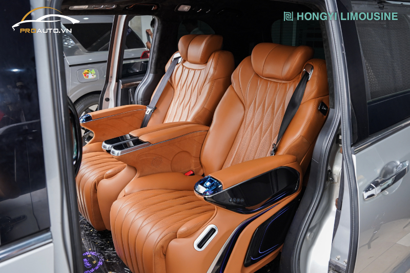 Ghế Limousine Crystal 2.0 Plus điều chỉnh cơ học và màn hình cảm ứng