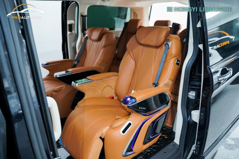 Ghế Limousine Crystal 2.0 Plus được bọc da cao cấp