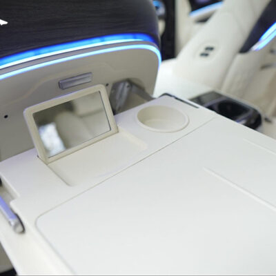 guong trang diem an duoc trang bi khi do ban lam viec cho xe kia carnival 1 1