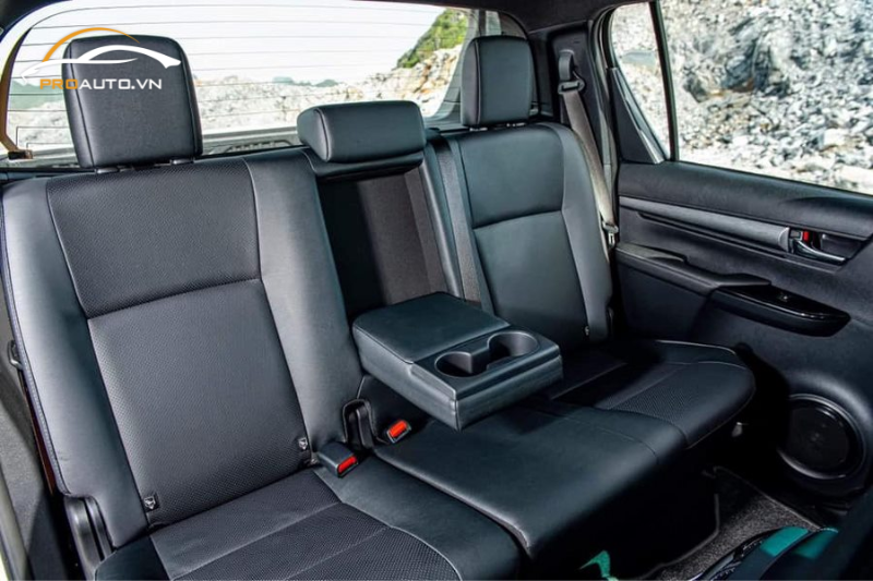 Hàng ghế có thể gập lại gọn gàng