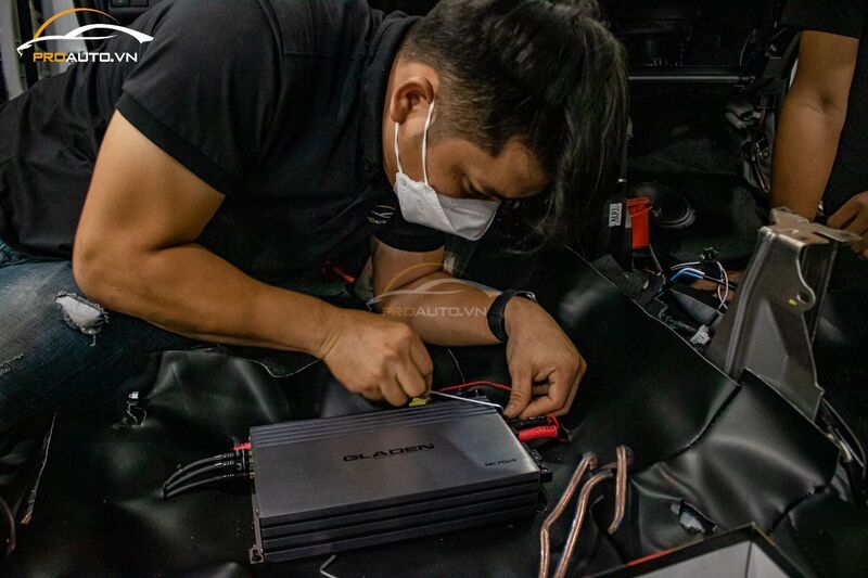 Hình ảnh lắp đặt amply, nâng cấp âm thanh xe hơi