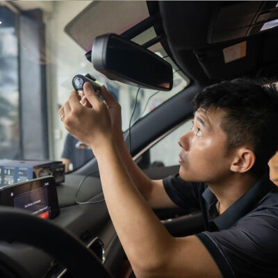 hinh anh thi cong camera hanh trinh o to 1