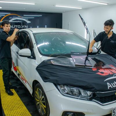 hinh anh thi cong dan phim cach nhiet 3m cr60 2 1