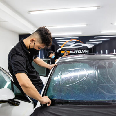 hinh anh thi cong dan phim cach nhiet 3m cr60 3 1