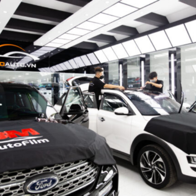 hinh anh thi cong dan phim cach nhiet o to tai proautovn 1