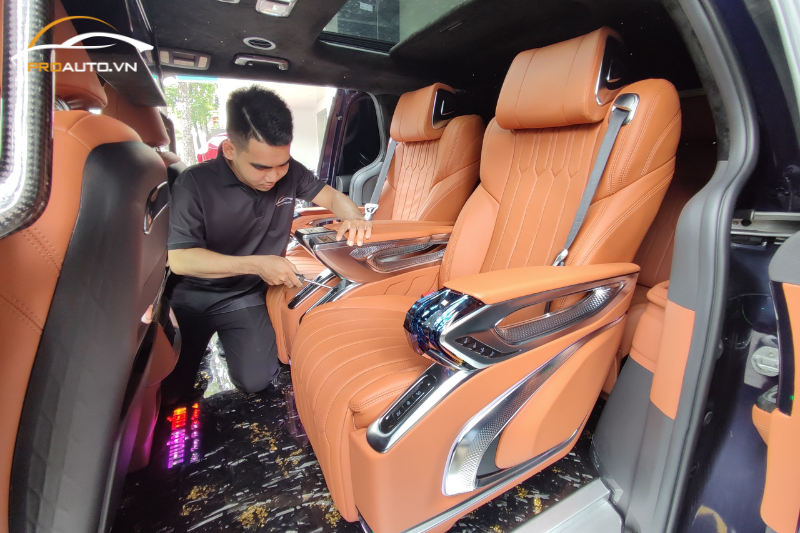 Hình ảnh thi công độ Limousine cho Kia Carnival