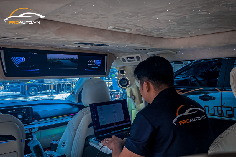 Hình ảnh thi công khi độ phụ kiện xe ô tô