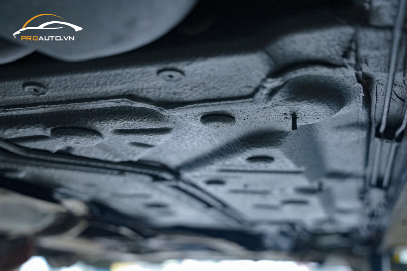 Hóa nhựa lòng vè giúp hạn chế tình trạng rỉ sét ở gầm xe